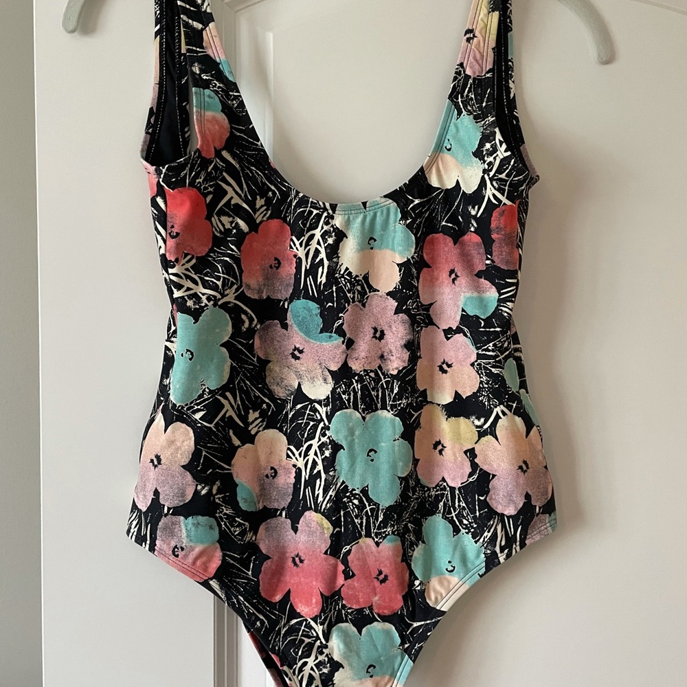 Size S billabong floral one piece